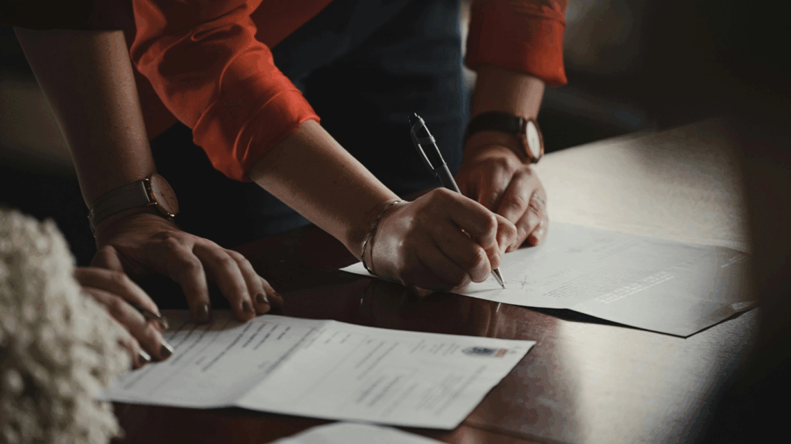 Two competent witnesses sign a will